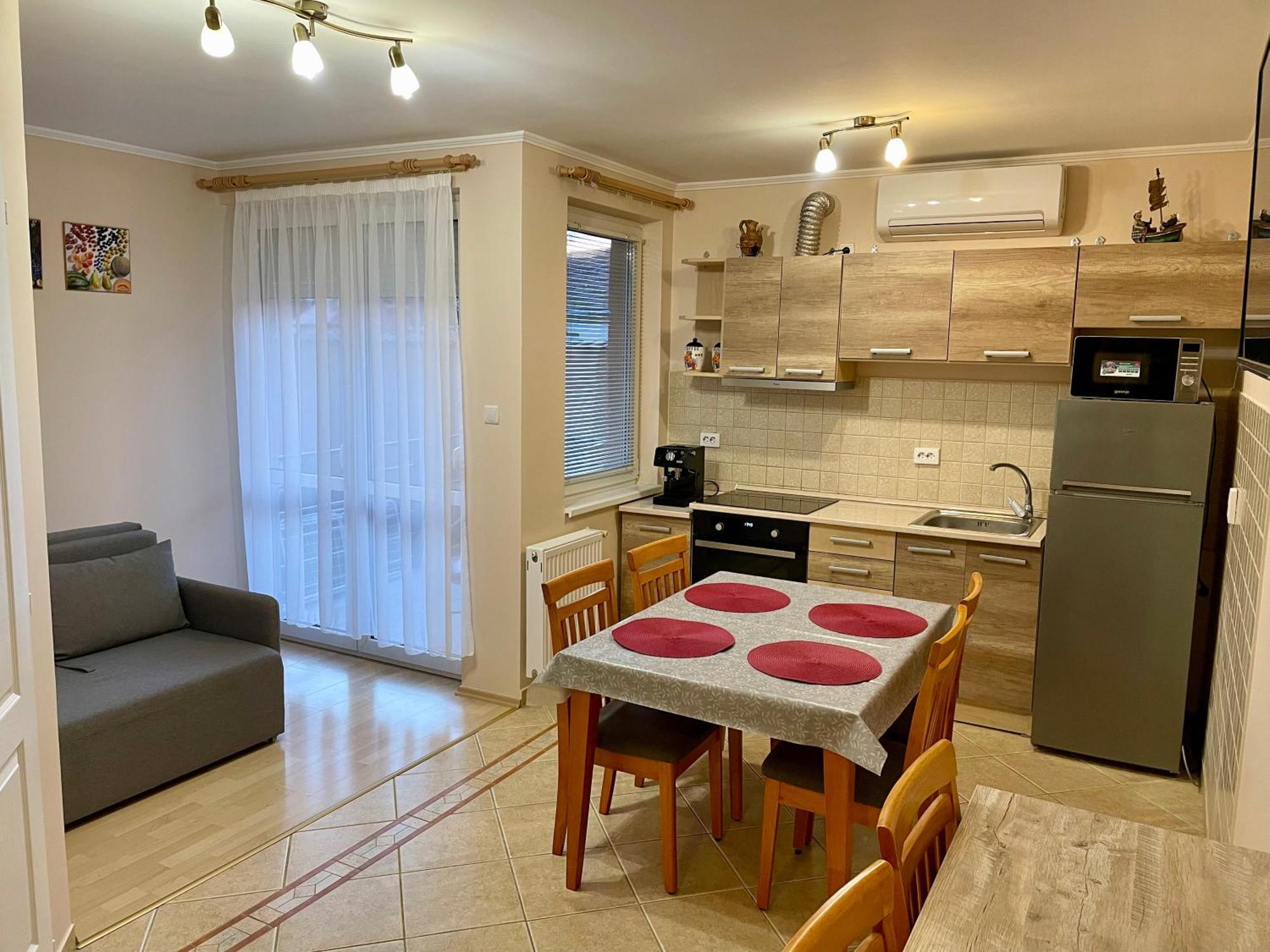 Marta Apartman Hajduszoboszlo Luaran gambar