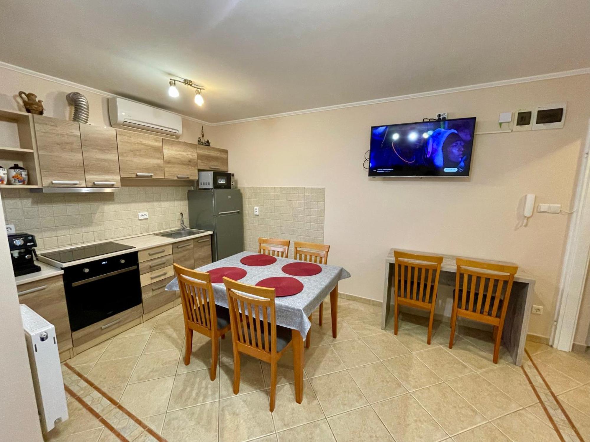 Marta Apartman Hajduszoboszlo Luaran gambar